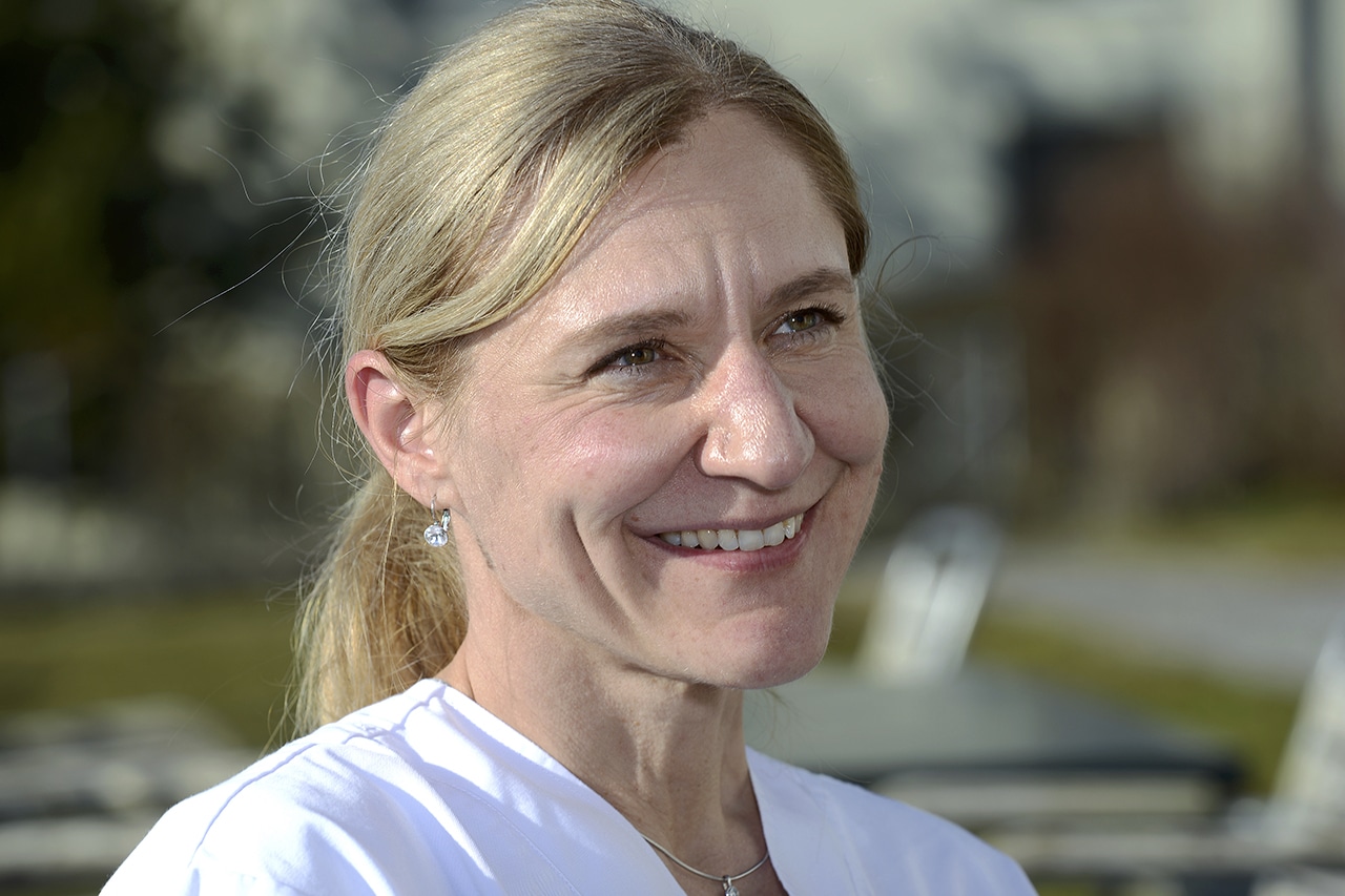 Sandra Curschellas hat als Assistenzärztin Palliative Care und Geriatrie am Spital Affoltern a. A Erfahrungen mit dem Thema Sterben.