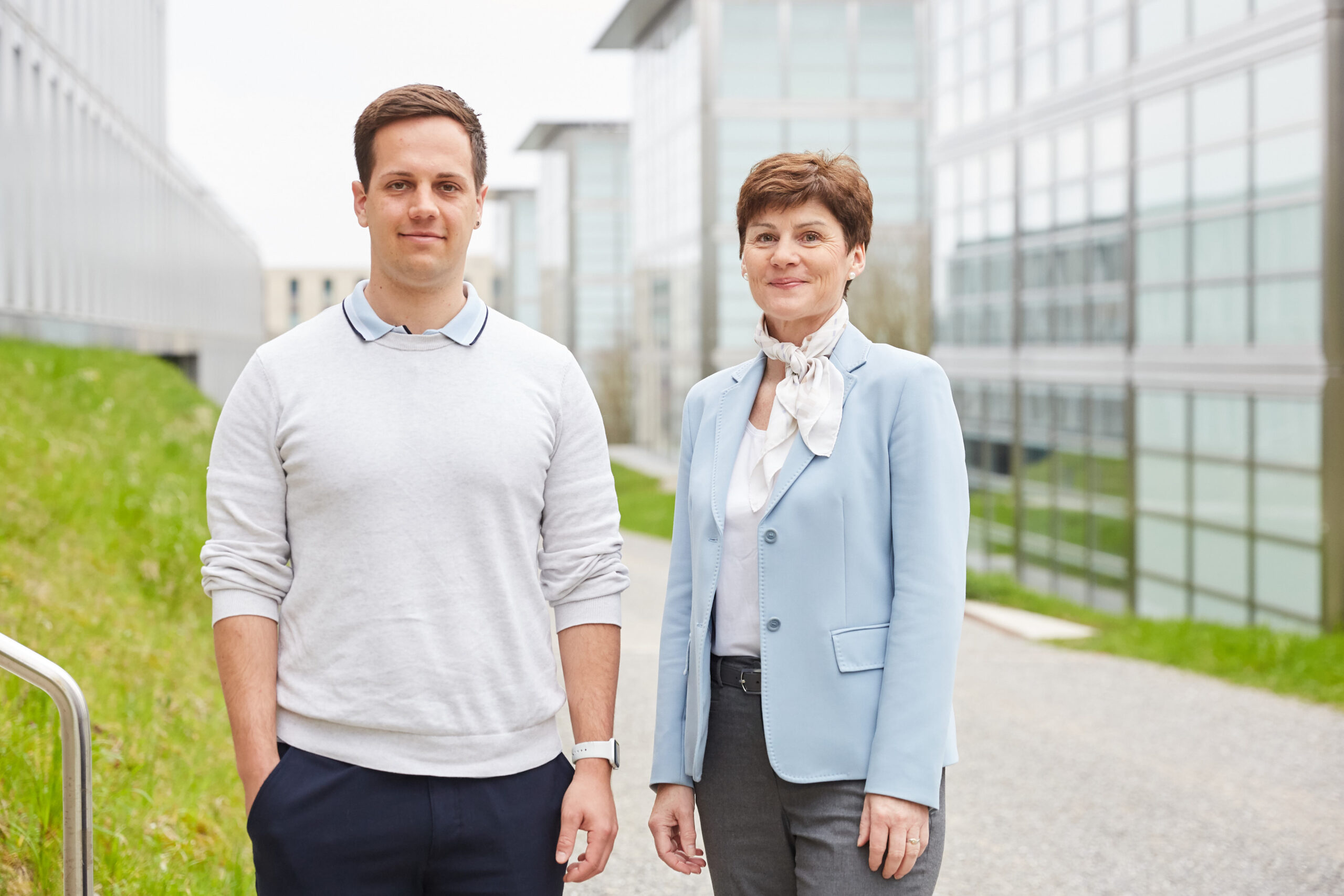 Patrick Manser und Corinne Denzler, Geschäftsführerin der Stiftung Synapsis